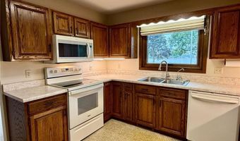 146 Washington Ave, Alden, MN 56009