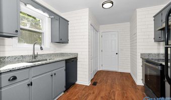 207 Walker Dr SW, Arab, AL 35016