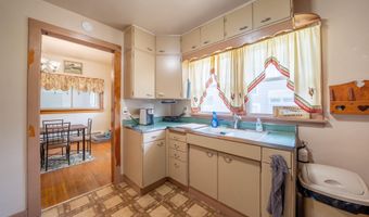602 W ADAMS St, Abingdon, IL 61410