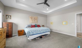 2820 E Daybreak Cir, Brandon, SD 57005