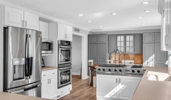 23 Pelican Dr, Bayville, NJ 08721