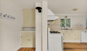 92 Cedar St, Belfast, ME 04915