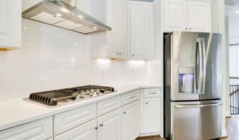 1318 S QUINN St, Arlington, VA 22204