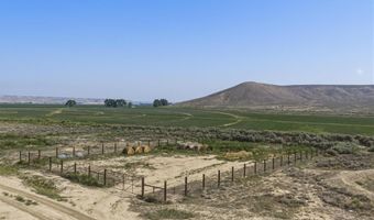 38 Road 1AFW, Clark, WY 82435