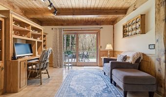22 Country Ln, Berkley, MA 02779