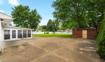 13795 Overcrest St NE, Alliance, OH 44601
