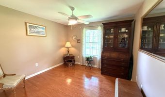 35 Governor Cir, Albany, NY 12208