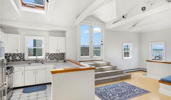 433 Thames St E, Newport, RI 02840