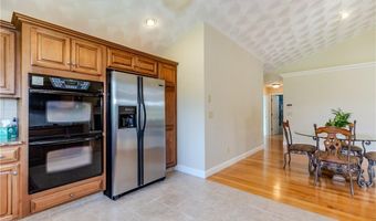 3 Sweet Corn Dr, Cranston, RI 02921