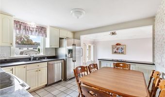 124 Longview Dr, Cranston, RI 02920