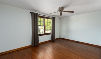 1502 S Harvard Ave, Arlington Heights, IL 60005