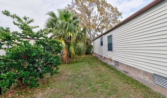 921 Dogwood Dr, Barefoot Bay, FL 32976