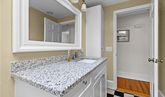12 Terrace Dr, Bristol, RI 02809