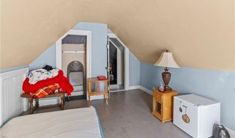 66 Earl Ave, East Providence, RI 02915