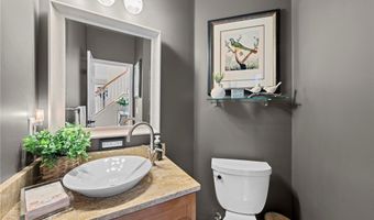 215 Beaumont Trl, Aurora, OH 44202