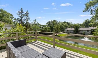 2155 Mason Green Dr, Ballwin, MO 63011