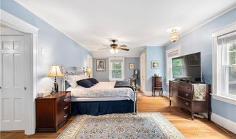 121 Commonwealth Ave, Warwick, RI 02886
