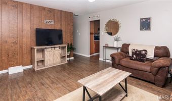 5090 Ridgeview Dr, Arnold, MO 63010