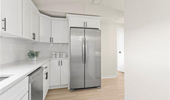 74 Bayview Park, Middletown, RI 02842