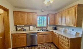 111 Church Dr, Aberdeen, SD 57401