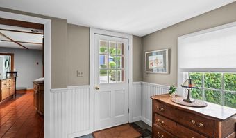 18 East St, Beverly, MA 01915
