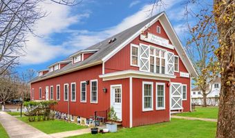 11 Indian Wells Hwy, Amagansett, NY 11930