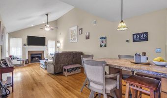 65 Pelican Dr, Bayville, NJ 08721