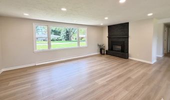 2318 E 40th St, Anderson, IN 46013