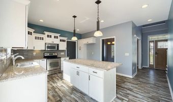 923 S 10th St, Adel, IA 50003