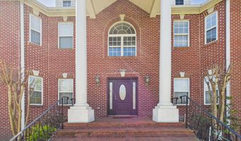 7801 RIDGEWOOD Dr, Annandale, VA 22003