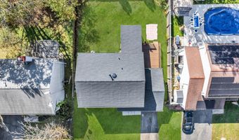 35 Bayside Ave, Barnegat, NJ 08005
