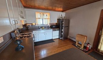 54 Slocum St, Acushnet, MA 02743