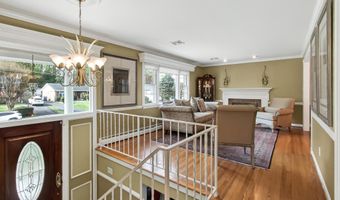 7052 WARDELL St, Annandale, VA 22003