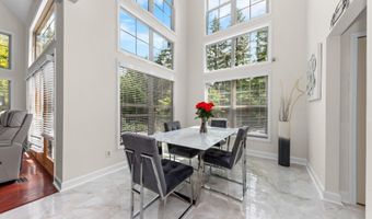 2086 Valleyview Dr, Ann Arbor, MI 48105