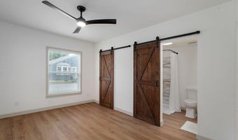 933 S Rinker Ave, Aurora, MO 65605
