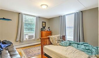 571 Spring St, Newport, RI 02840