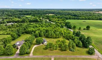 15510 Davis Dr, Addison, MI 49220