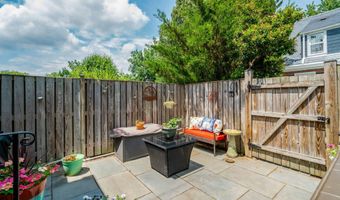 4220 32ND St S, Arlington, VA 22206