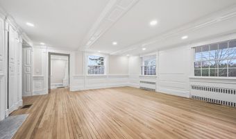 90 Battle St, Bristol, CT 06010