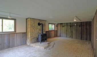 7463 Loy Rd, Arena, WI 53503