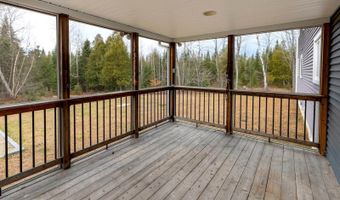 183 Skyline Rd, Bangor, ME 04401