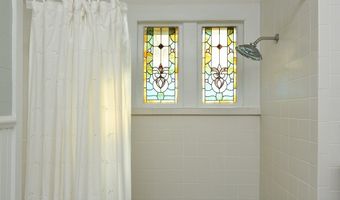 160 Ave C, Apalachicola, FL 32320