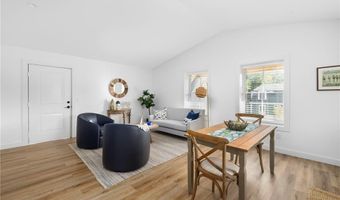 32 Exchange St 204, East Greenwich, RI 02818