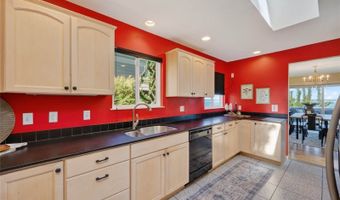 224 Forest Ln, Bellingham, WA 98225