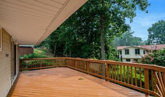 4006 JUSTINE Dr, Annandale, VA 22003