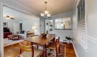 2461 Woodridge Dr, Decatur, GA 30033