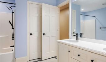38 Miss Fry Dr, East Greenwich, RI 02818