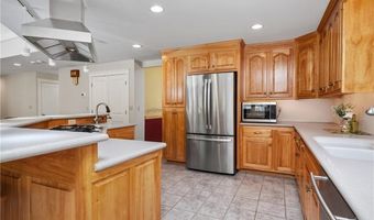 825 Woonsocket Hl, North Smithfield, RI 02896