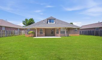 2201 SW Juniper Ave, Bentonville, AR 72713