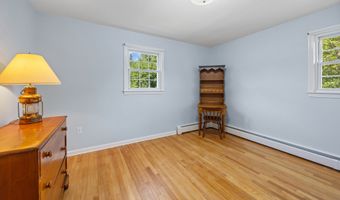 622 Wiese Rd, Cheshire, CT 06410
